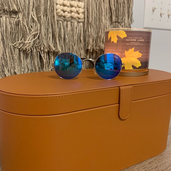 A little bundle of 2 sunglasses - Picture 2 of 4